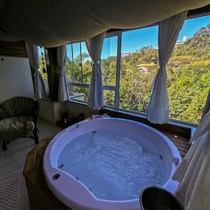Bombinhas Guest House Estalagem